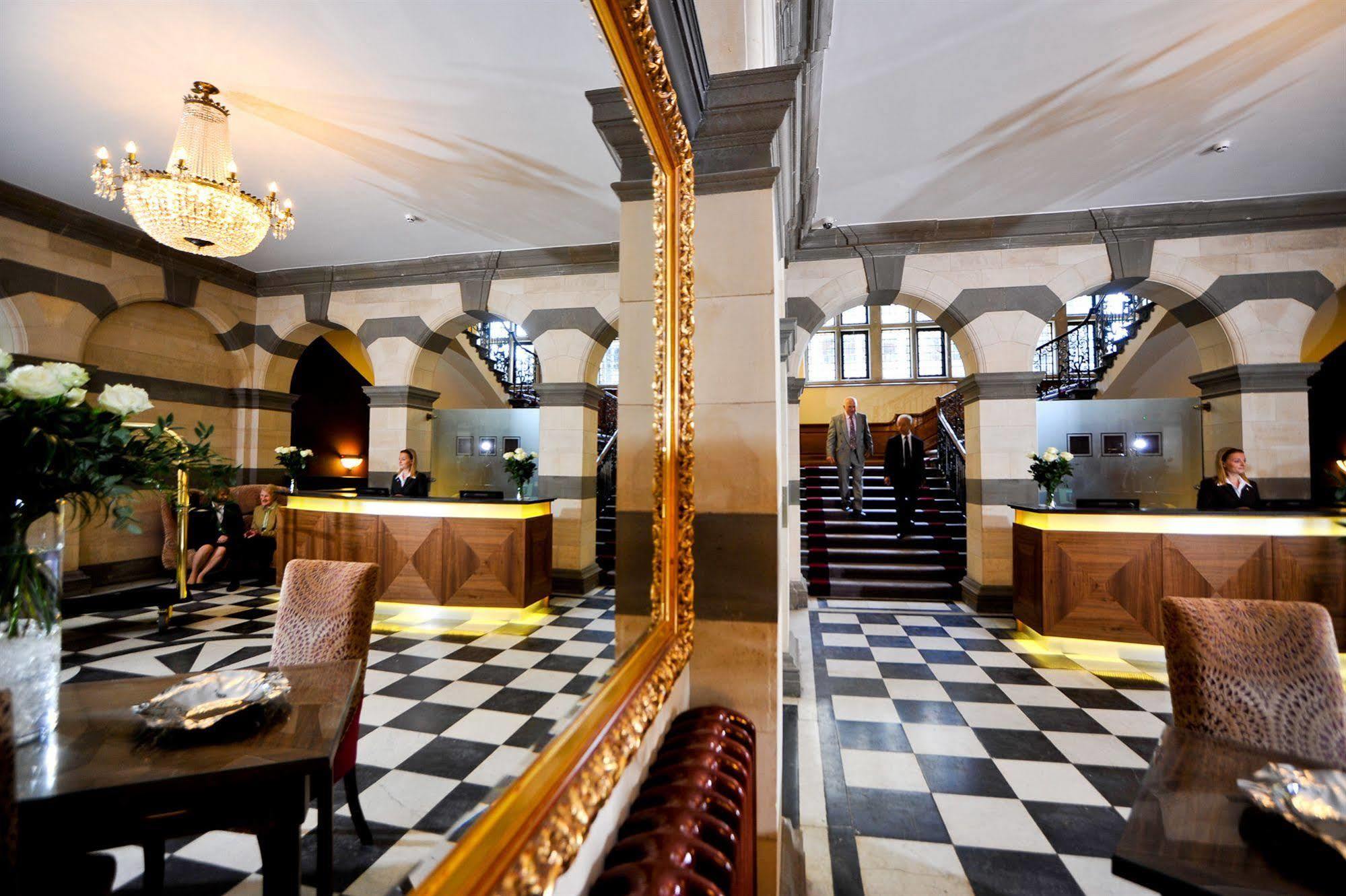 Hotel The Grand,